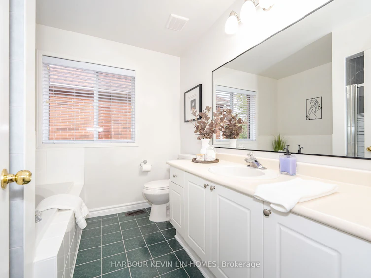 22 Tuscana Boulevard, Vaughan, ON, L4K 5J2 - 24