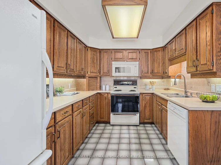 768 Churchill Lane, Georgina, ON, L0E 1S0 - 13