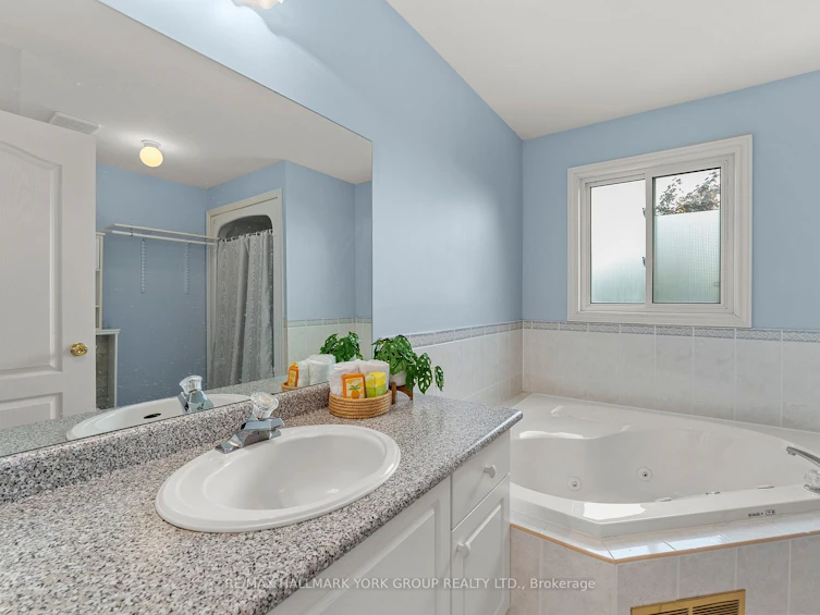23 Bambi Crescent, Georgina, ON, L4P 4C3 - 21