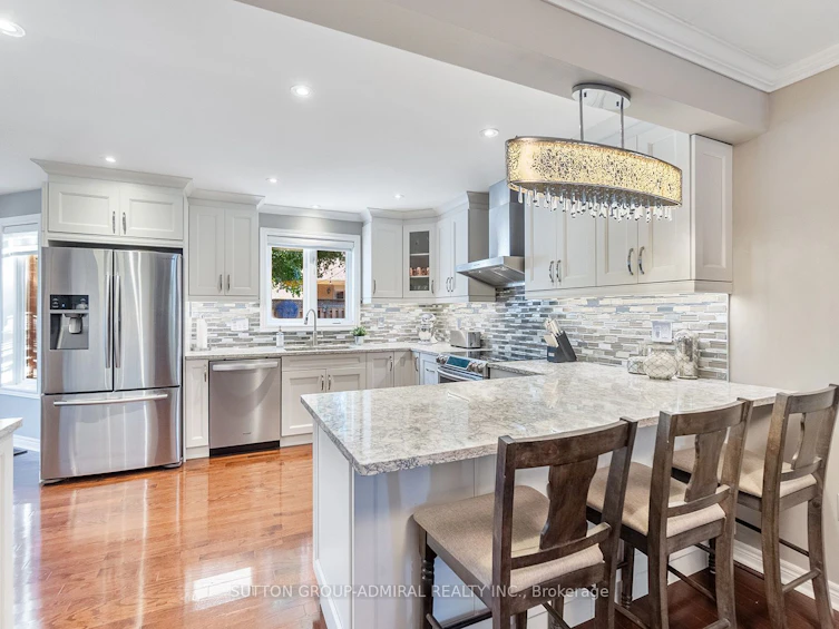 33 Prince Drive, Bradford West Gwillimbury, ON, L3Z 3B7 - 6