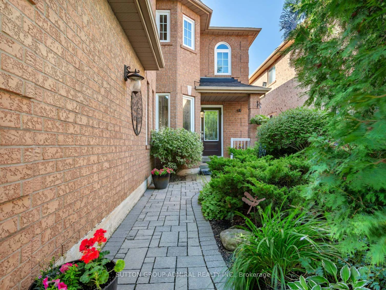 9 El Dorado Street, Richmond Hill, ON, L4C 0G9 - 2