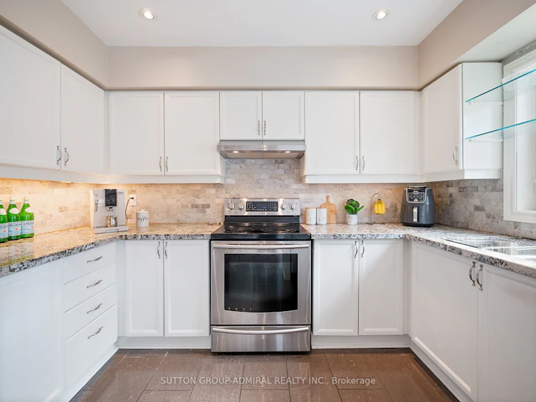 9 El Dorado Street, Richmond Hill, ON, L4C 0G9 - 10