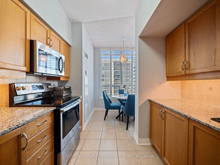 1412-50 Disera Drive, Vaughan, ON, L4J 9E9 - 4