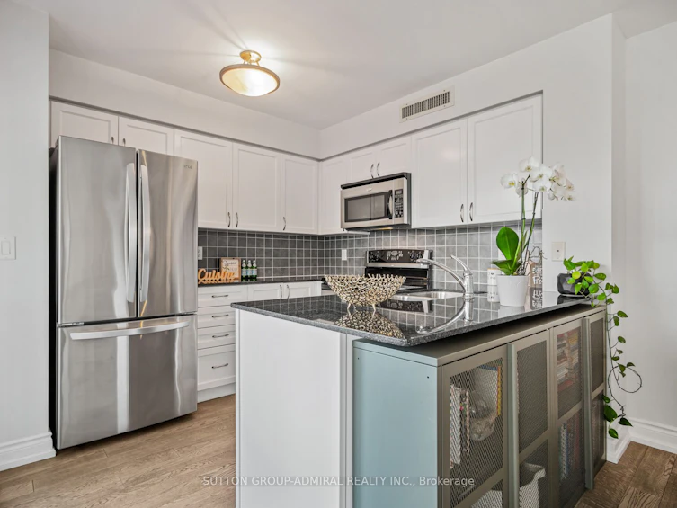 805-7 North Park Road, Vaughan, ON, L4J 0C9 - 13
