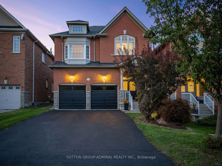 54 Strauss Road, Vaughan, ON, L4J 8Z7