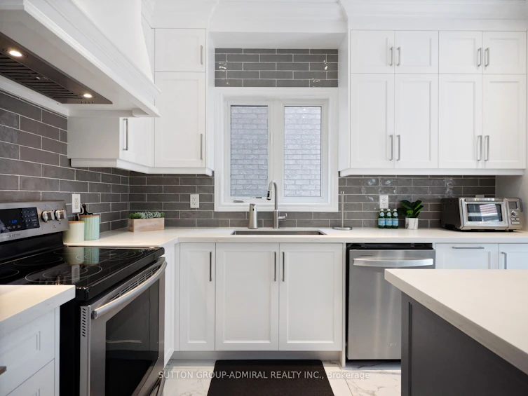 54 Saint Victor Drive, Vaughan, ON, L4H 3E3 - 9