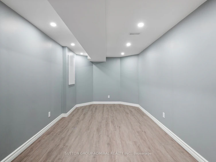 54 Saint Victor Drive, Vaughan, ON, L4H 3E3 - 25