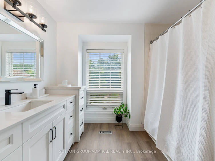 29 Marsh Harbour, Aurora, ON, L4G 5Y7 - 24