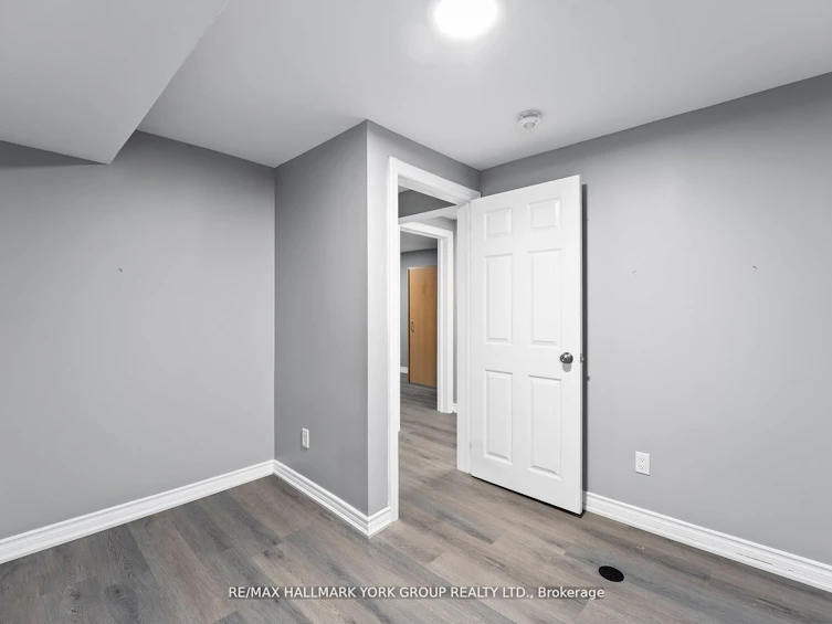 25A College Crescent, Barrie, ON, L4M 2W4 - 22