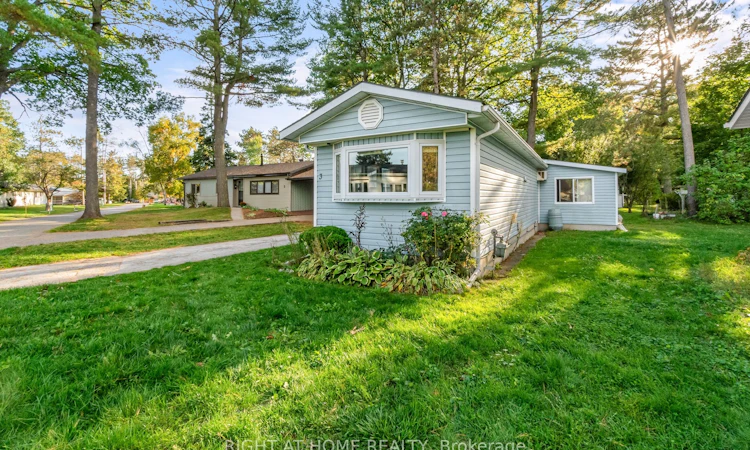 3 Carruthers Street S