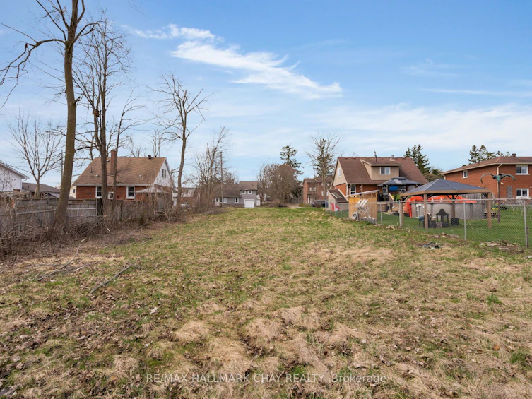 147 Peel Street, Barrie, ON, L4M 3L7 - 4