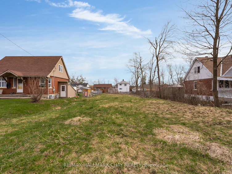 147 Peel Street, Barrie, ON, L4M 3L7 - 3
