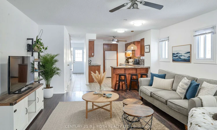 Unit 5-4 Paradise Boulevard