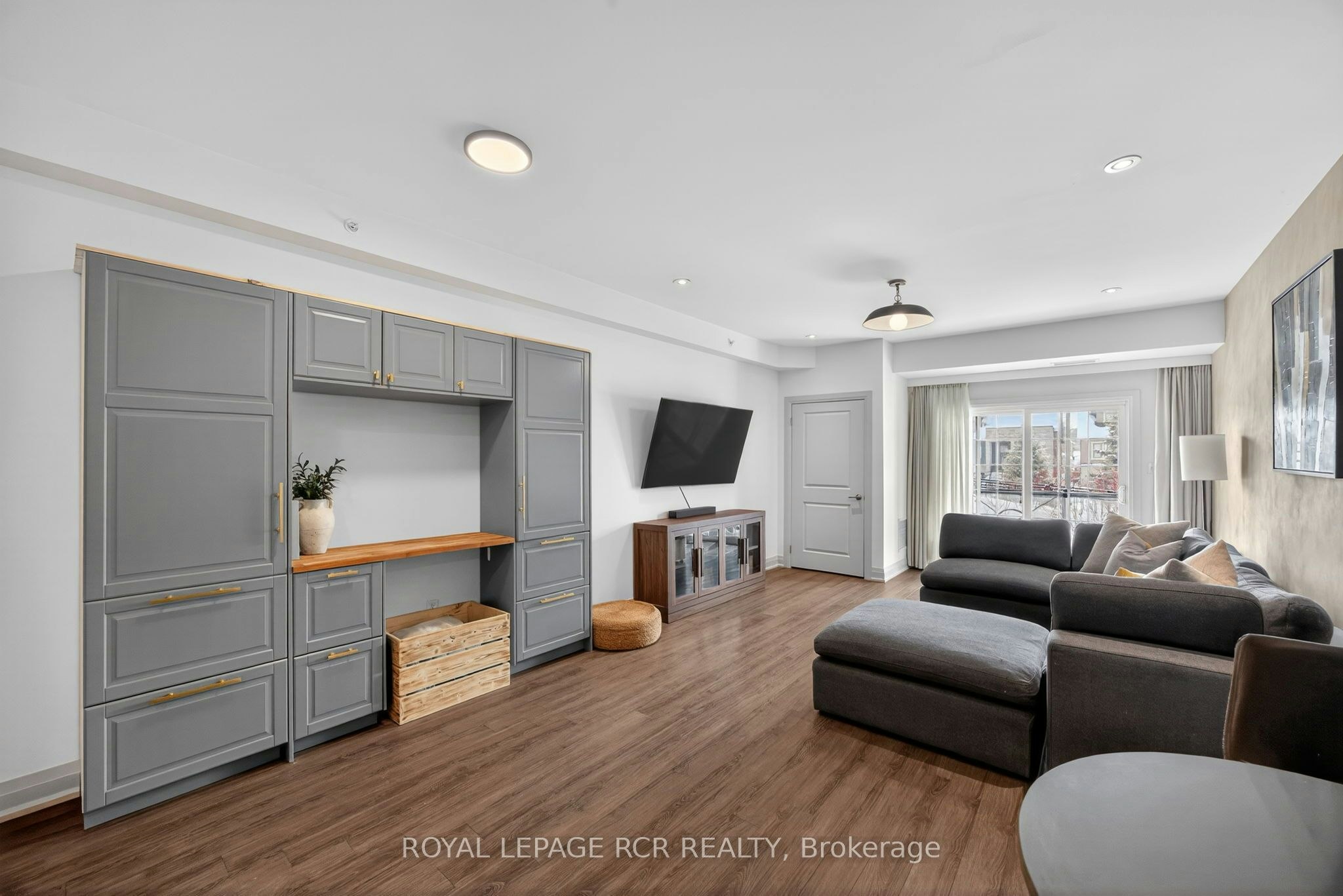 105-5 Greenwich Street, Barrie, ON, L4N 7Y8
