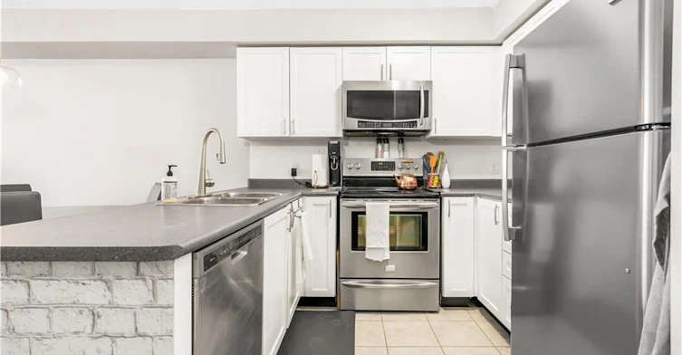 3-53 Ferndale Drive S, Barrie, ON, L4N 5W9 - 3
