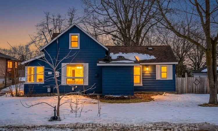 39 Grove Street W