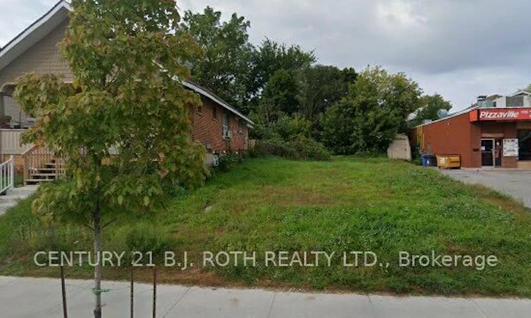 61 Front Street S