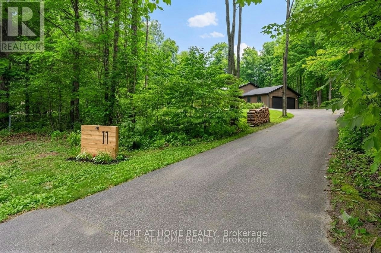 11 Woodland Crescent, Oro-Medonte, ON, L4M 4Y8