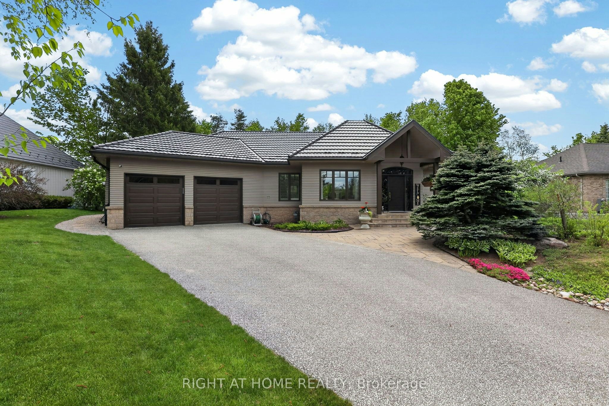 13 Alpine Way, Oro-Medonte, ON, L0L 2L0