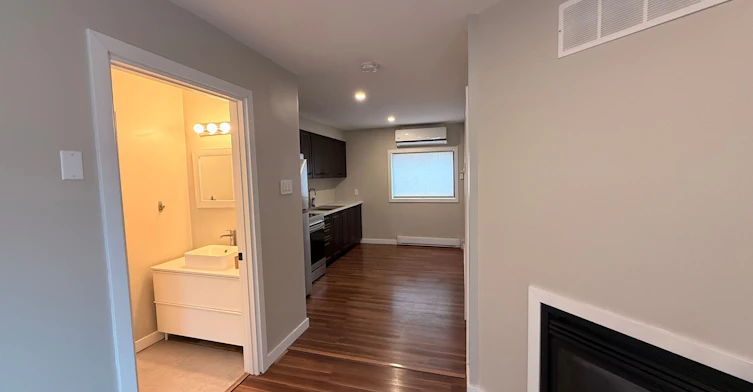 Back unit-109 Toronto Street, Barrie, ON, L4N 1V1 - 4