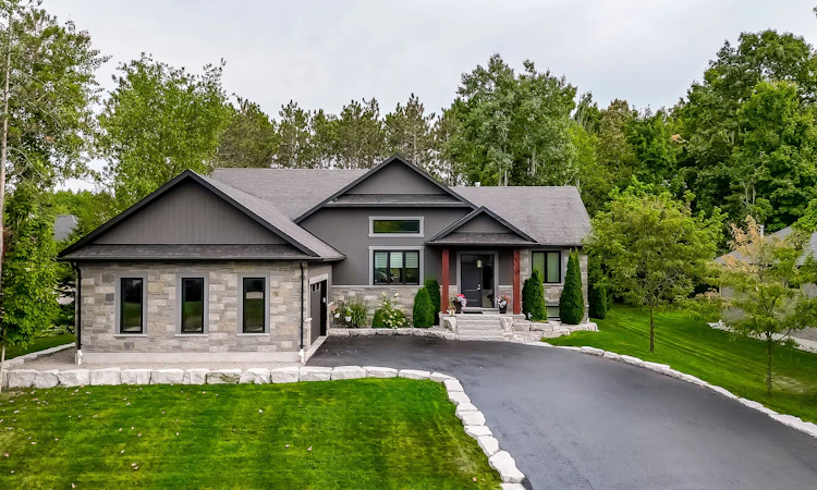 118 Mennill Drive