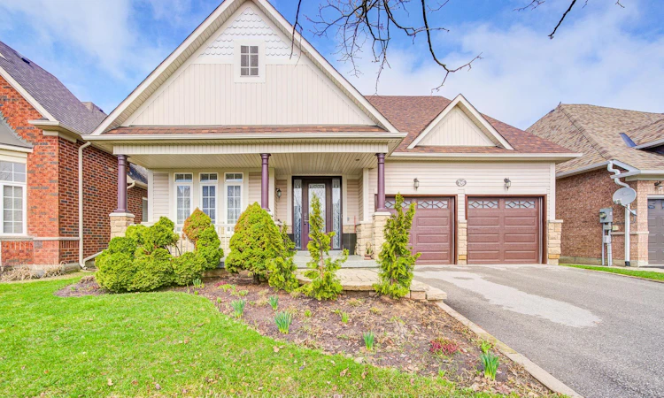 26 Regalia Way
