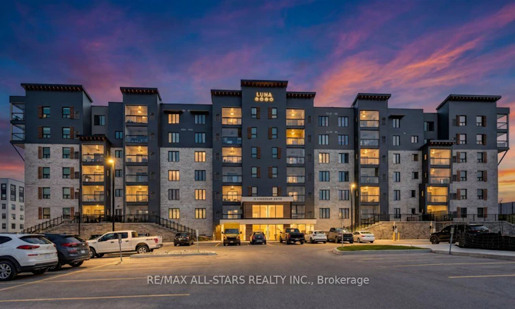 407-15 Kneeshaw Drive
