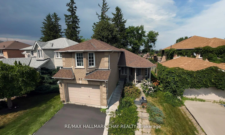 37 Loon Avenue
