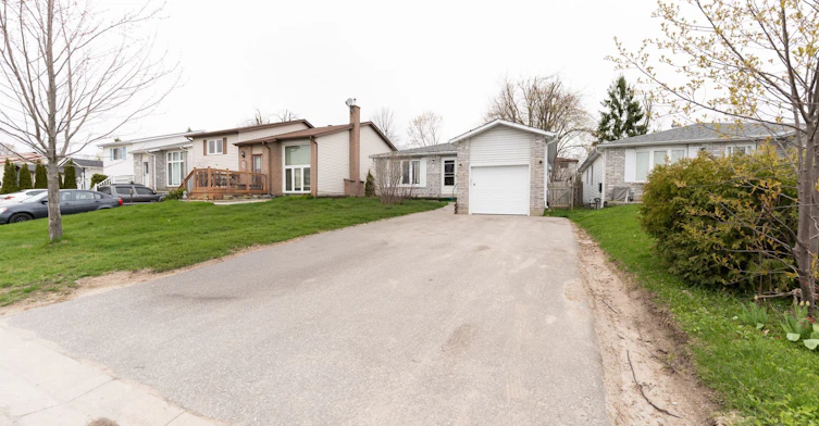 6 Hickling Trail, Barrie, ON, L4M 5V7 - 2