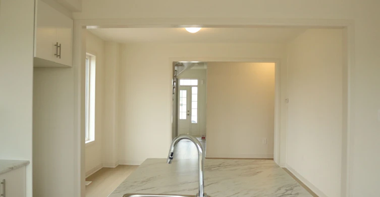 37 Stockholm Road, Barrie, ON, L9S 2Z8 - 2