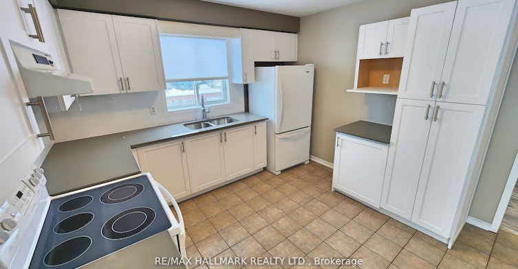 48 Downing Crescent, Barrie, ON, L4N 8V6 - 3