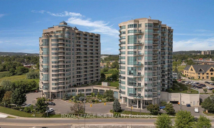 306-6 Toronto Street