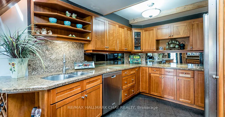 1084 Coughlin Road W, Springwater, ON, L9X 1B1 - 7
