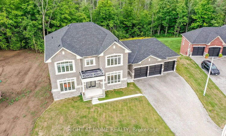 8 Forest Heights Court