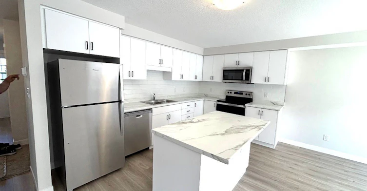 33 Strath Crescent, Springwater, ON, L0L 1P0 - 6