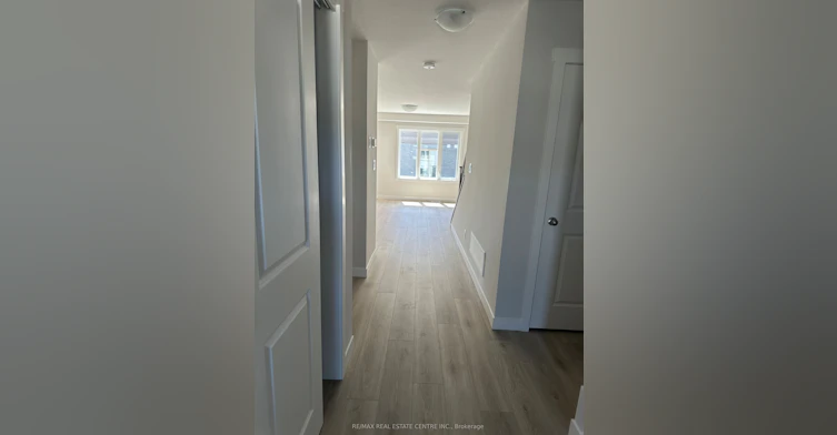 33 Strath Crescent, Springwater, ON, L0L 1P0