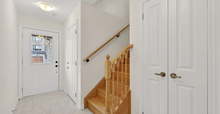 21 Pumpkin Corner Crescent, Barrie, ON, L9J 0T5 - 2