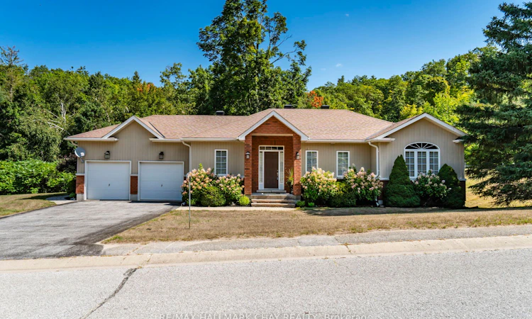 32 Valleycrest Drive