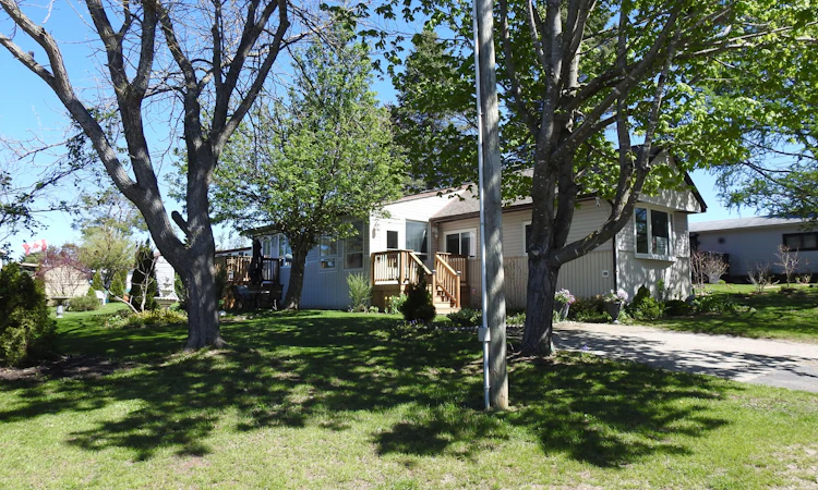 8 Claremont Crescent