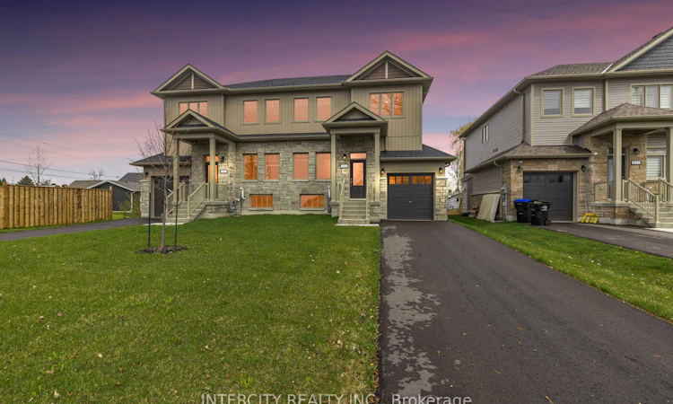 345 Quebec Street