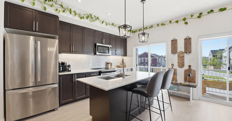 29 Shelburne Avenue, Wasaga Beach, ON, L9Z 0J4 - 6
