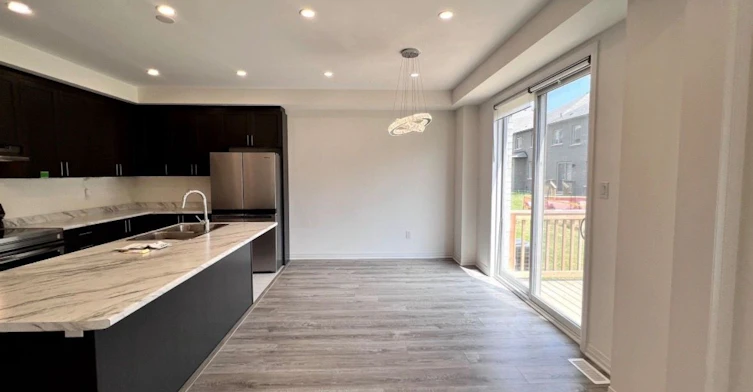 48 Copperhill Heights, Barrie, ON, L9J 0K6 - 12