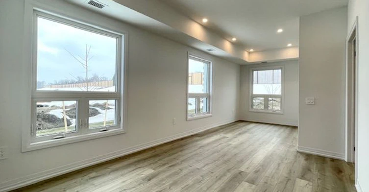 102-15 Kneeshaw Drive, Barrie, ON, L9J 0X9 - 12
