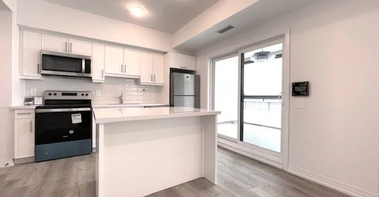 102-15 Kneeshaw Drive, Barrie, ON, L9J 0X9 - 2