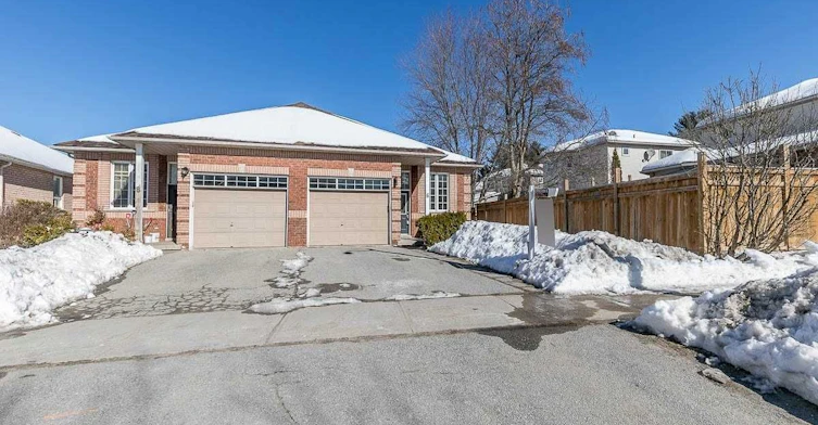 6 Peter Street, Barrie, ON, L4N 5R2 - 2