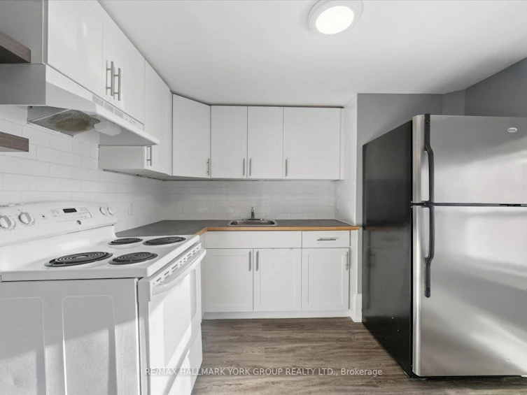 16 Albert Street N, Orillia, ON, L3V 5K1 - 6