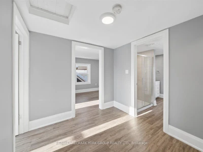 16 Albert Street N - 5
