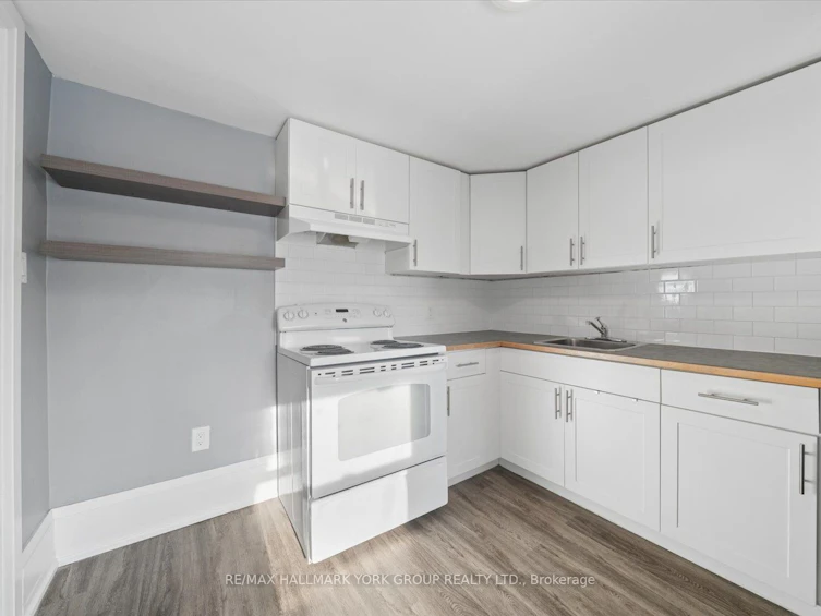 16 Albert Street N, Orillia, ON, L3V 5K1 - 8
