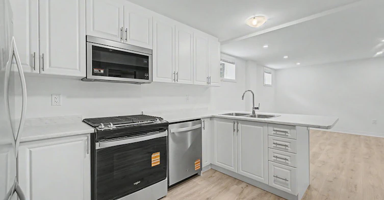 Lower-112 West Oak Trail, Barrie, ON, L9J 0L1 - 3
