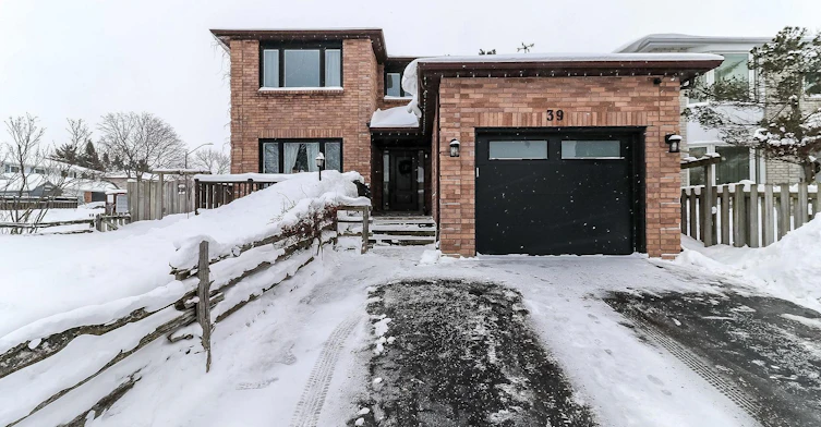 39 Cardinal Street, Barrie, ON, L4M 6C9